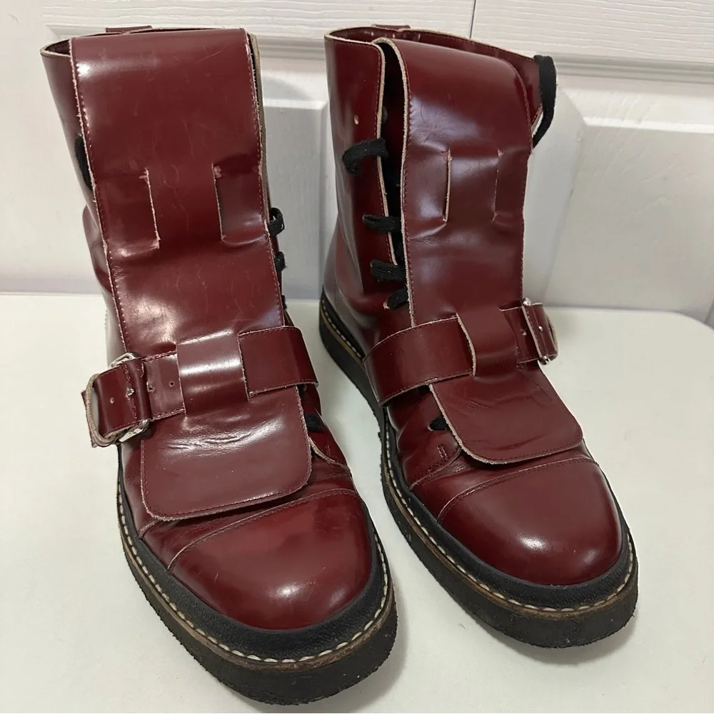 Stylish Men's Red Leather Boots - Picture 2 of 10